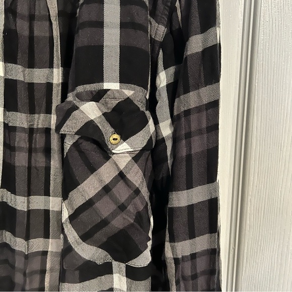Dynamite Button Up Plaid Blouse - Picture 4 of 5